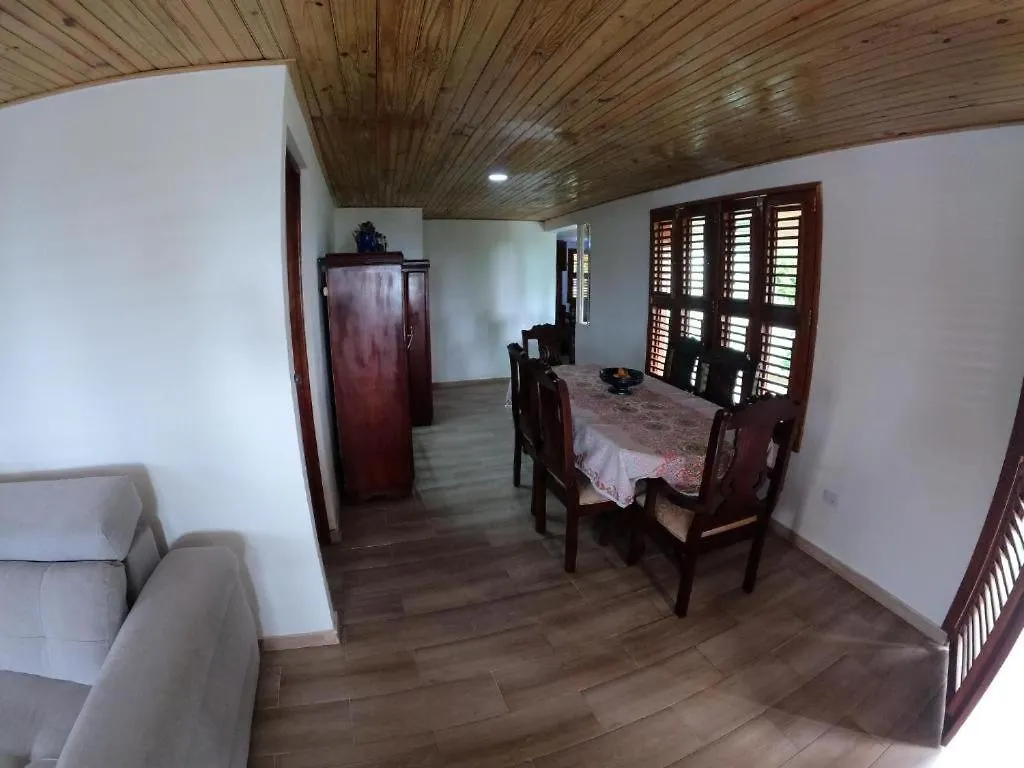 Hospedaje Villa Valencia En Los Patos Apartmán